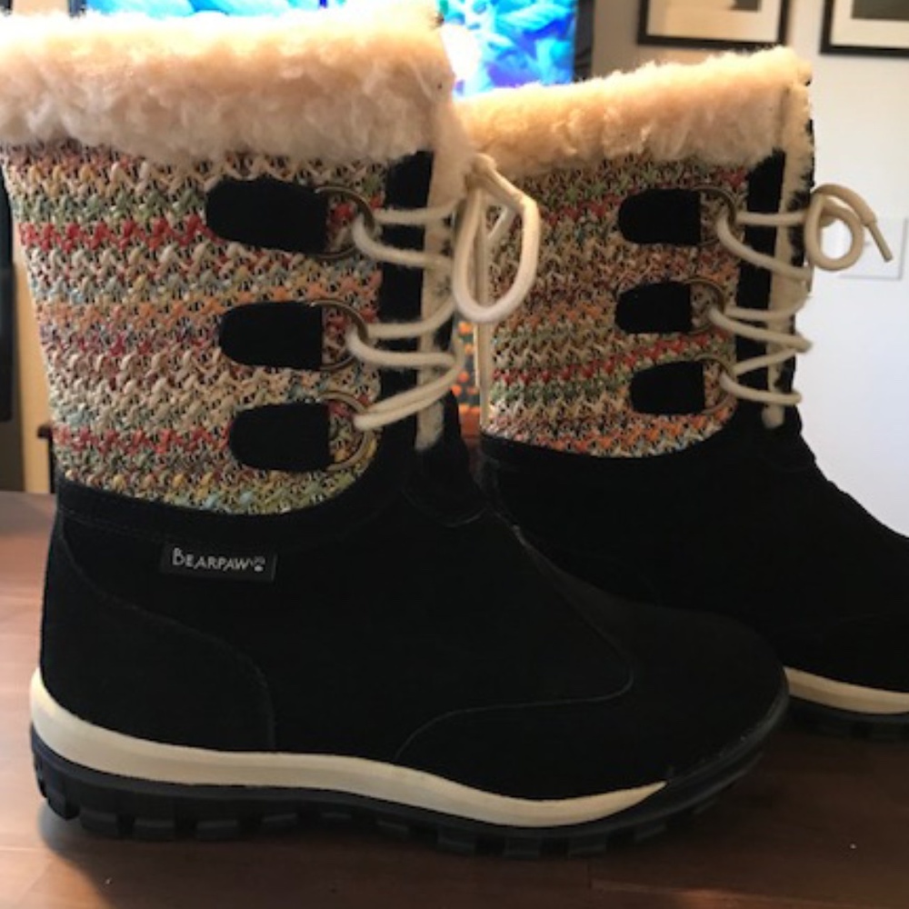 Women's BearPaw Black Suede/Tapestry Boots Sheepskin/Wool Blend Lining Size 7